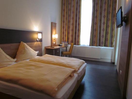 Hotel Luxa 6