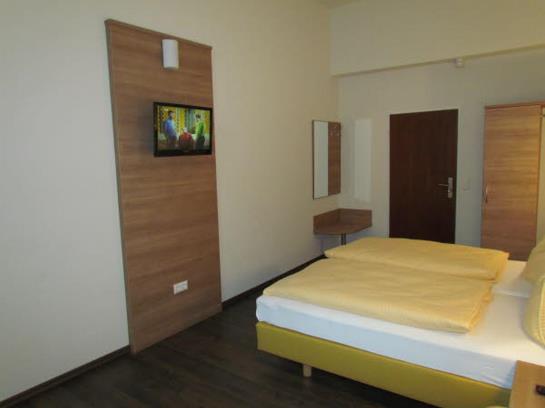 Hotel Luxa 9