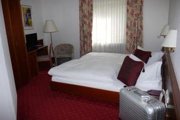 Hotel Mintarder Wasserbahnhof 1