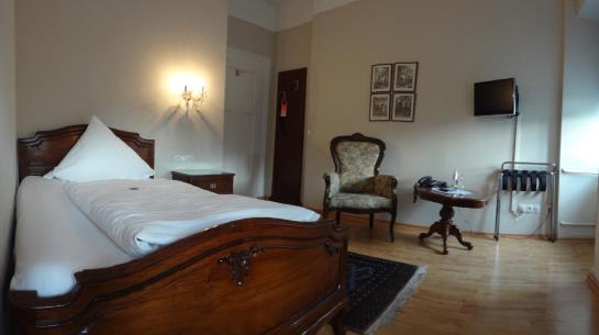 Hotel Weisses Haus 13