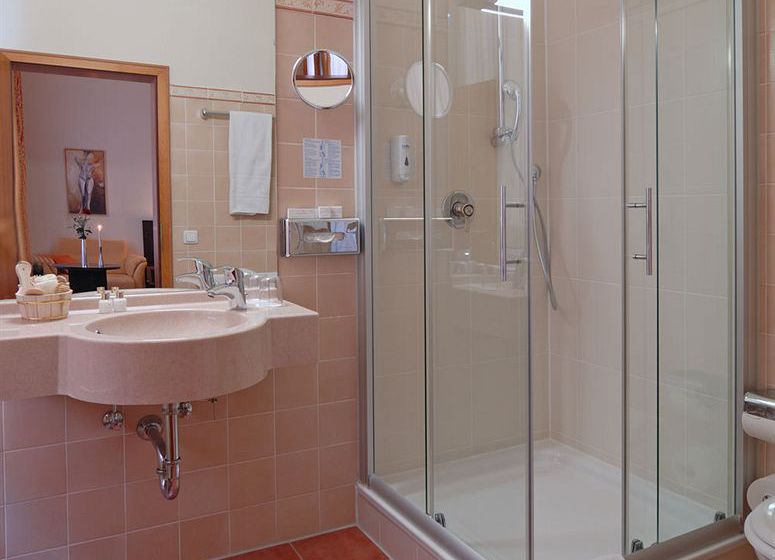 Drexel's Parkhotel 13