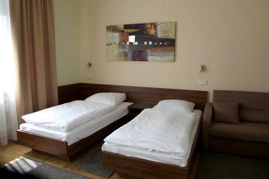 Hotel Am Charlottenplatz 4