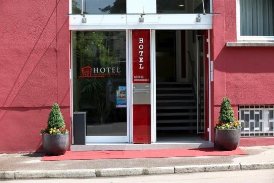 Hotel Am Charlottenplatz 8