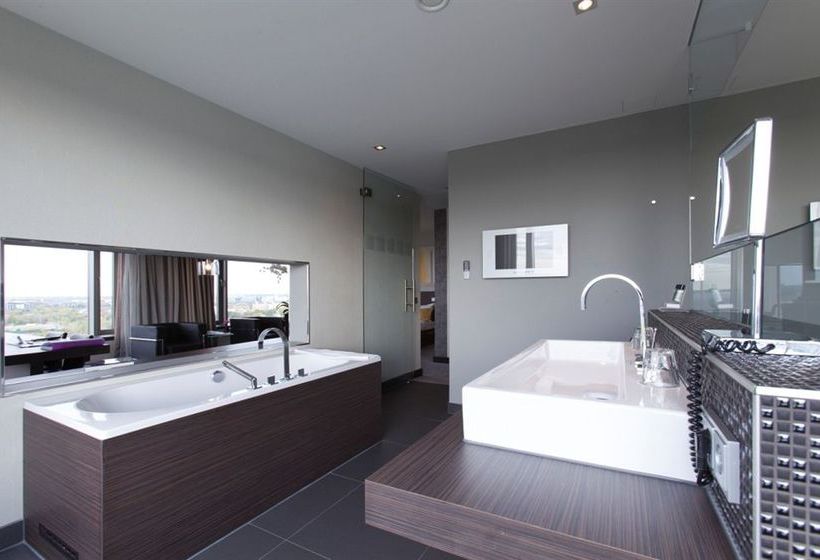 Van Der Valk Airporthotel Dusseldorf 10