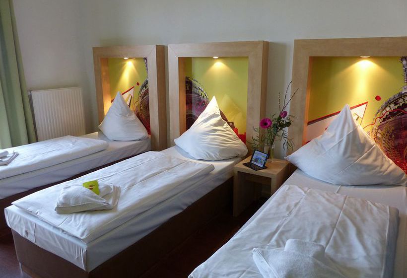 H+ Hotel HVD 4Youth Berlin Mauerpark 1