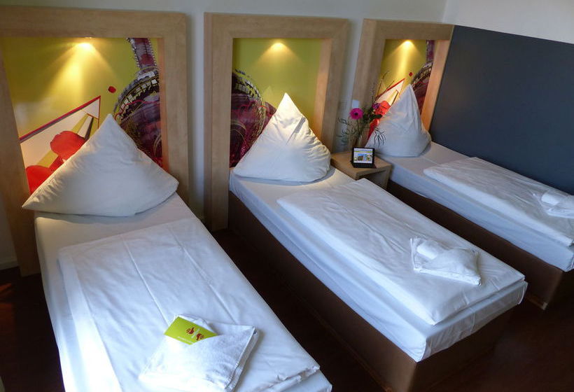 H+ Hotel HVD 4Youth Berlin Mauerpark 12