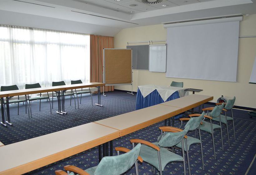 Hotel Ramada by Wyndham Hannover 19