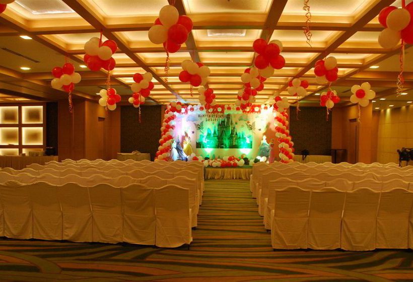 Hotel Sitara Grand