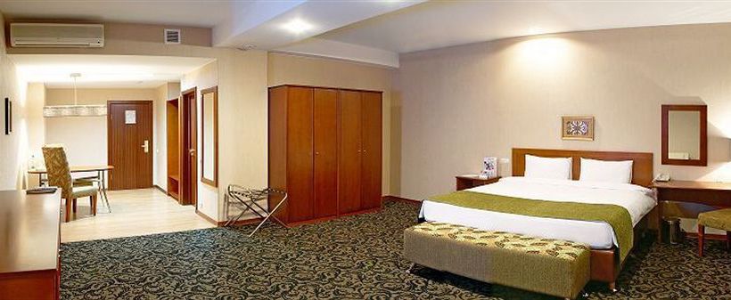 Benefit Plaza Congress Hotel 5