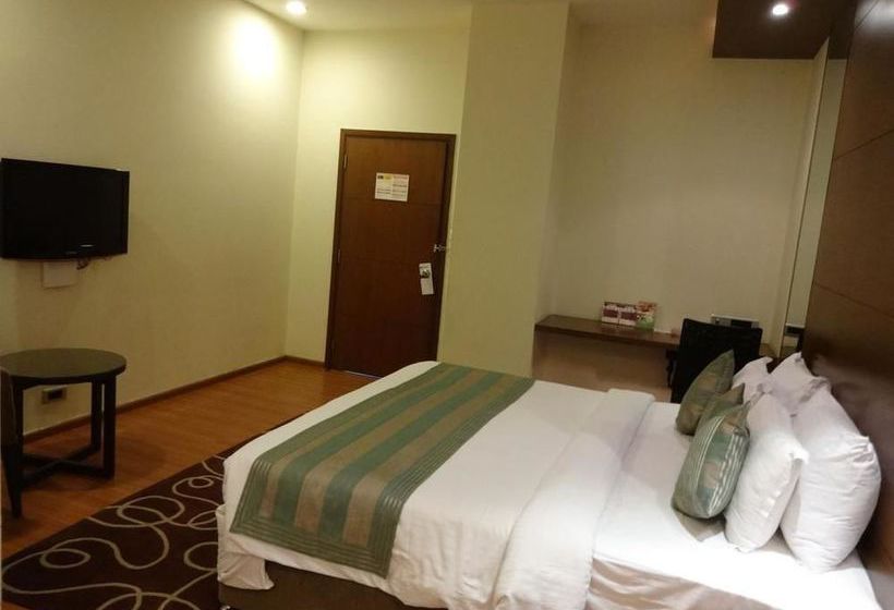 Hotel Minerva Grand 18