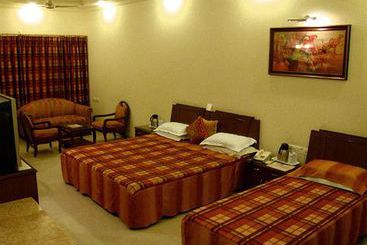 Hotel Cj International 2