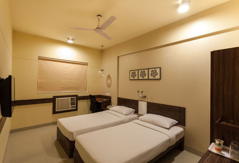 Hotel Ginger Surat 17