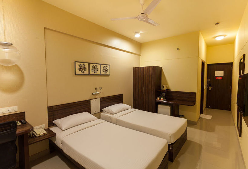 Hotel Ginger Surat 18