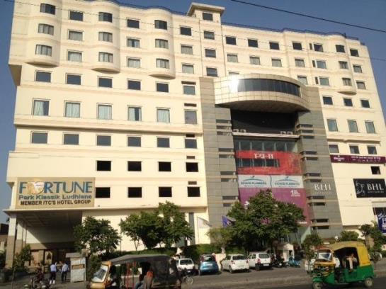 Hotel Regenta Central Klassik 19