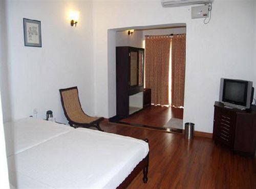 Hotel Poovath Heritage Home 14