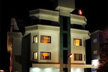 Hotel Issacs Residency 11