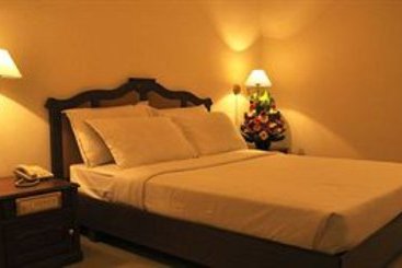 Hotel Issacs Residency 7