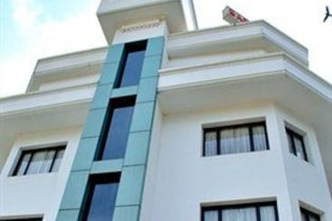 Hotel Issacs Residency 8