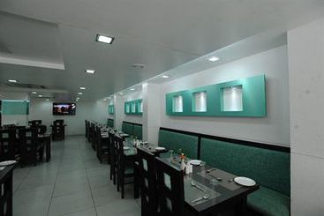 Hotel Jal Sagar 11