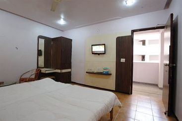 Hotel Jal Sagar 13