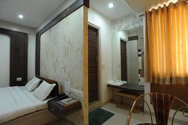 Hotel Jal Sagar 16