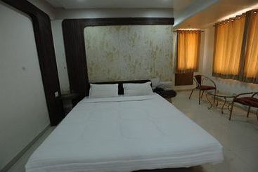 Hotel Jal Sagar 17