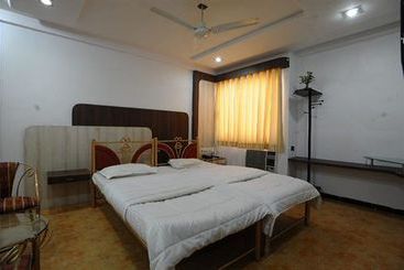 Hotel Jal Sagar 6