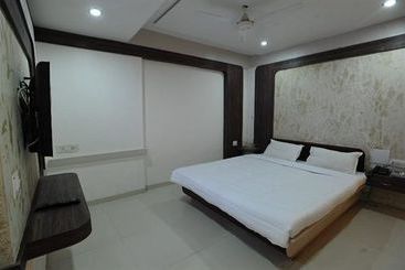 Hotel Jal Sagar 8