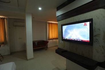 Hotel Jal Sagar 9
