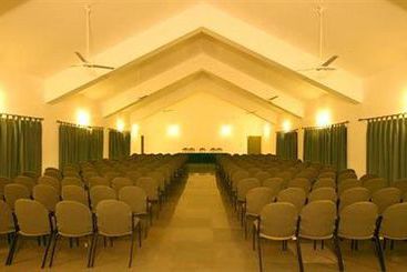 Hotel Mountain Club Munnar 11