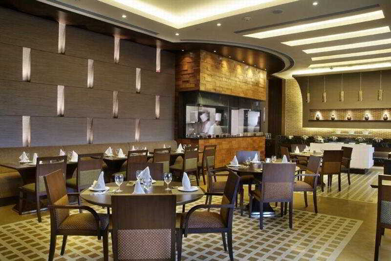 Goldfinch Hotel Delhi 14