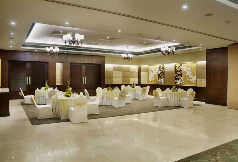 Goldfinch Hotel Delhi 5