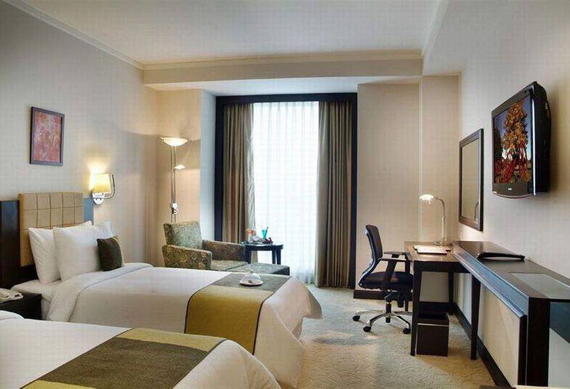 Goldfinch Hotel Delhi 8