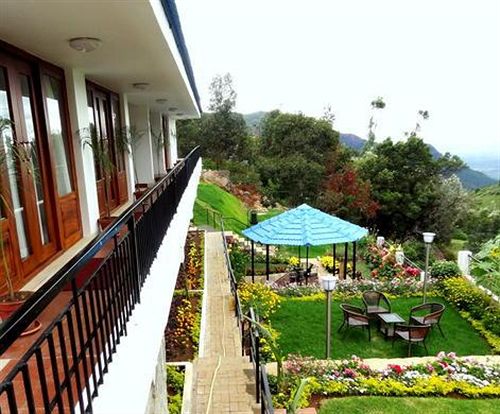 Hotel Mount N Mist 6