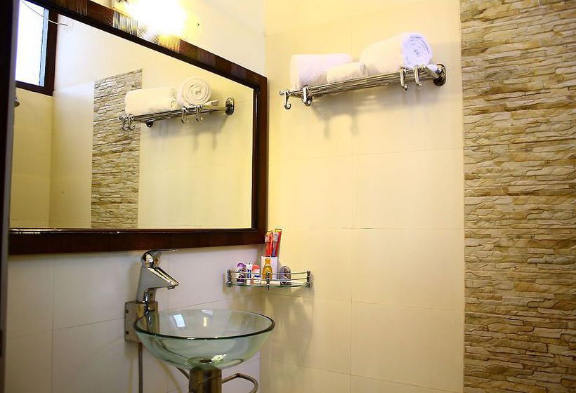 Hotel Kasauli Woods 12