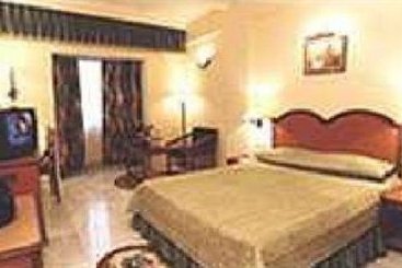 Hotel The Royale Midtown 3