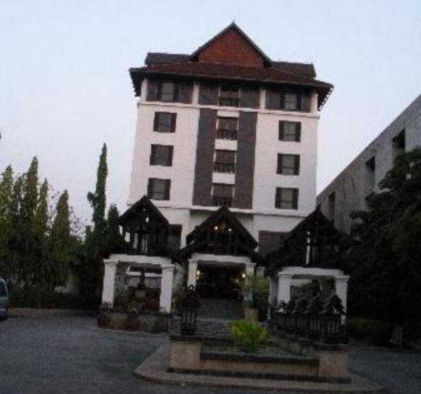 Hotel Wienglakor Lampang 8