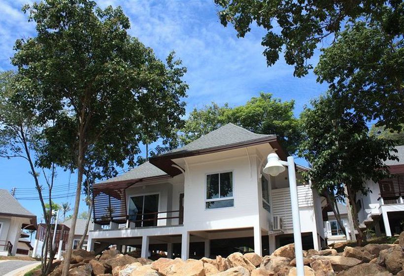 Al's Laemson Resort 14