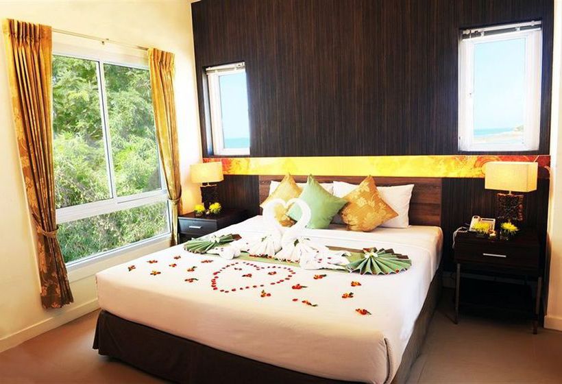 Al's Laemson Resort 9