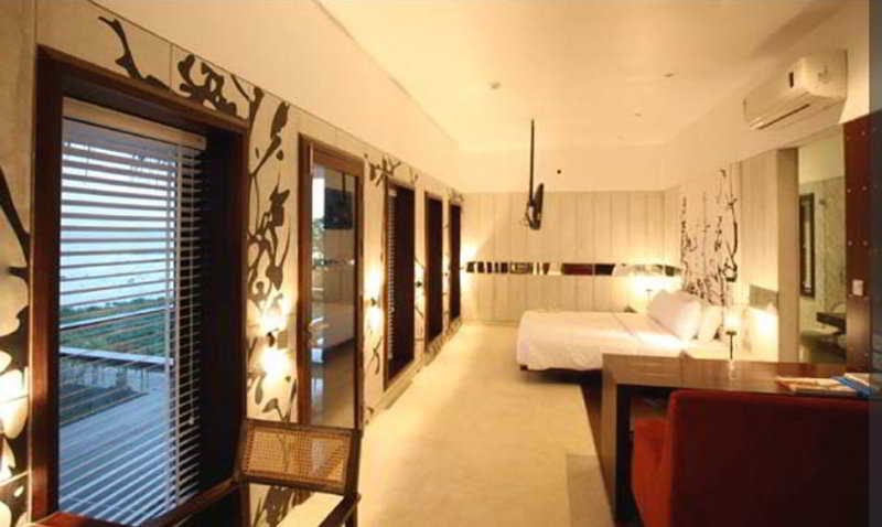 Hotel The Park On Vembanad Lake 20