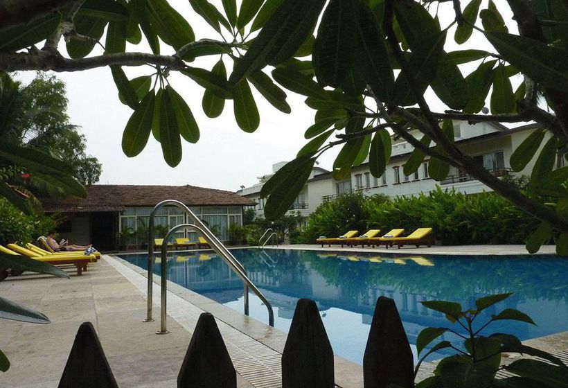 Resort Beleza By The Beach 1