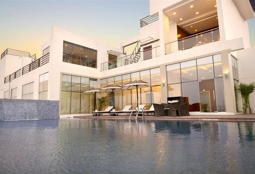 Hotel Golden Tulip Lucknow 1