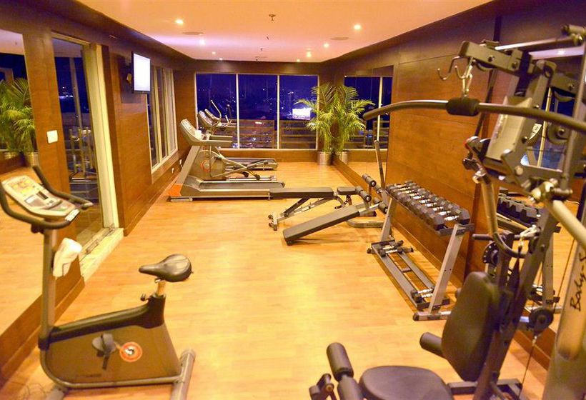 Hotel Golden Tulip Lucknow 10