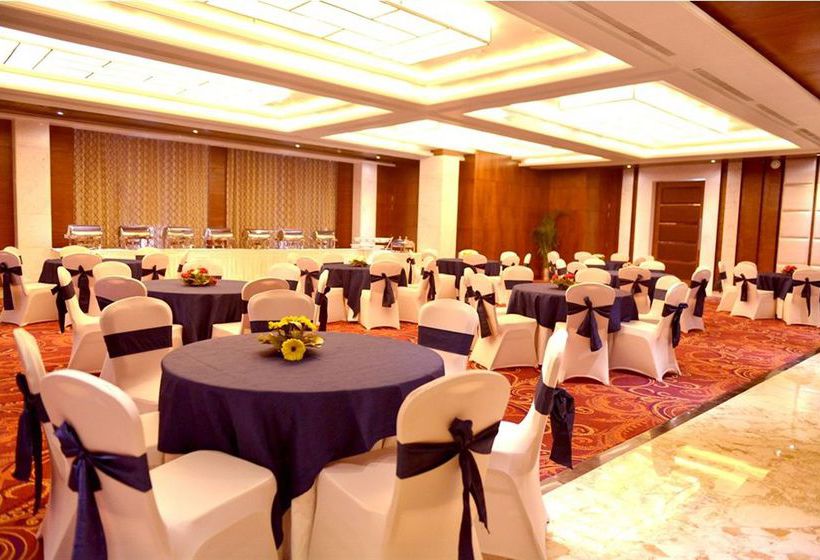 Hotel Golden Tulip Lucknow 11