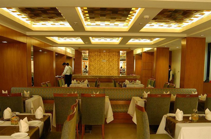 Hotel Golden Tulip Lucknow 16