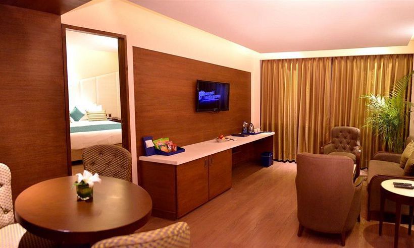 Hotel Golden Tulip Lucknow 18