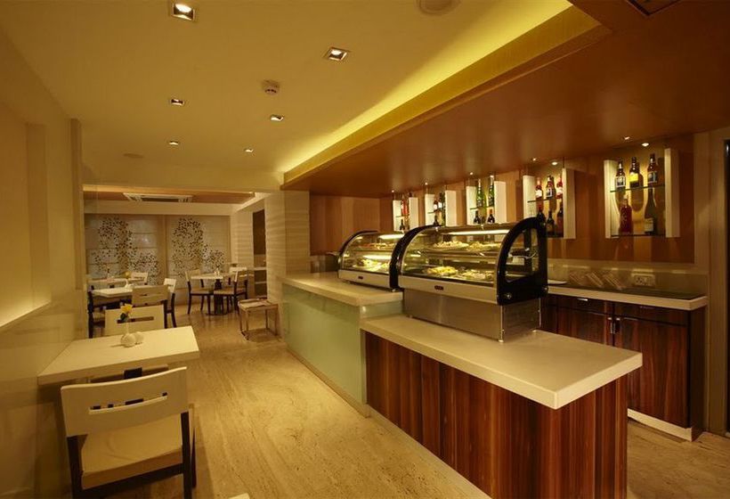 Hotel Bawa Continental 11