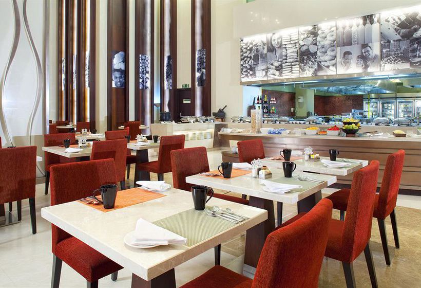 Hotel Holiday Inn Mumbai International Airport 14