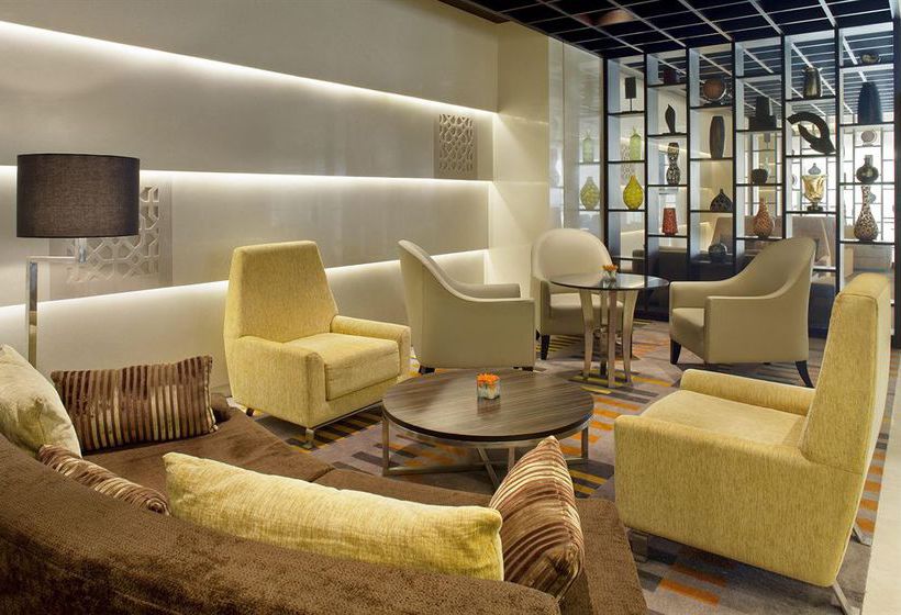 Hotel Holiday Inn Mumbai International Airport 8