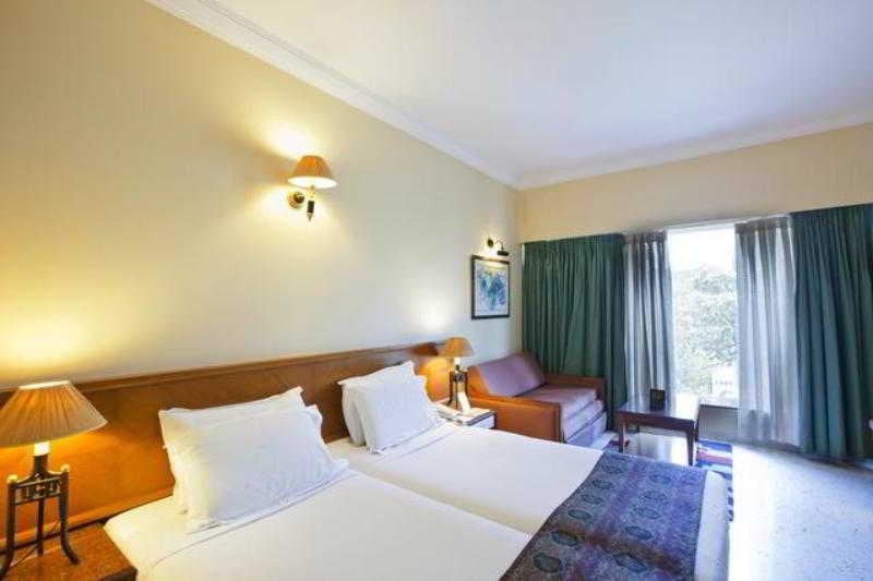 Hotel The Oakwood 12